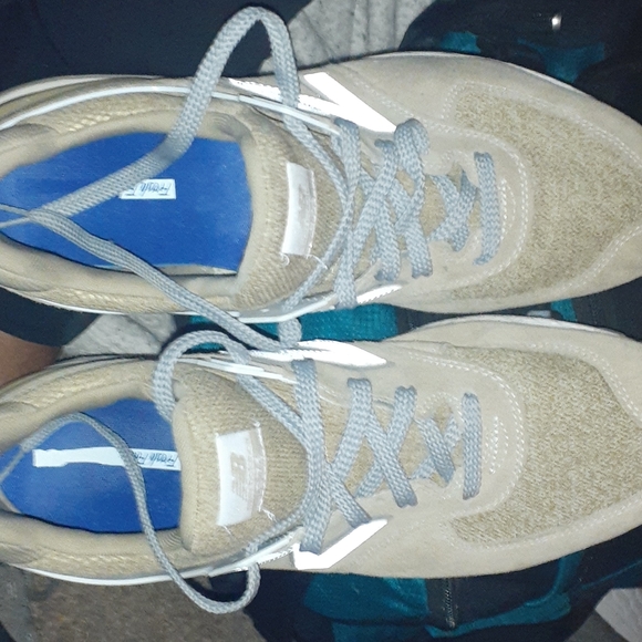 Shoe - Picture 3 of 5